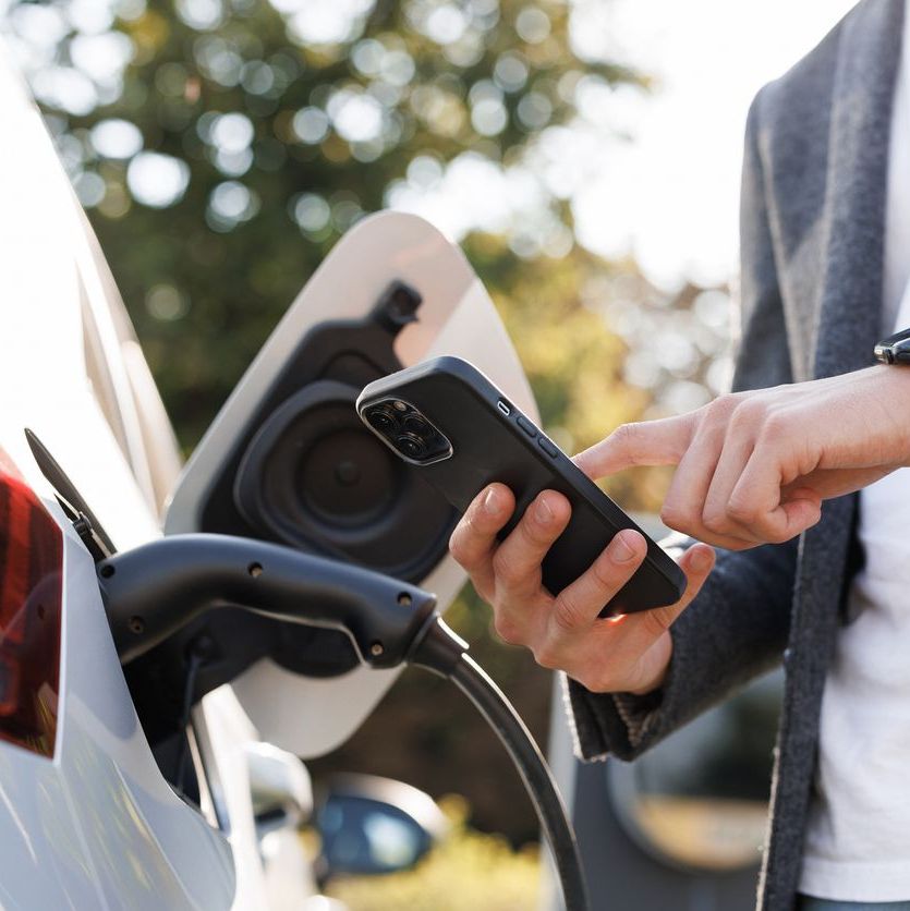 Ultra-Fast EV Charging: Opportunities in the Multi-Unit Residential Market (Skills On-demand)